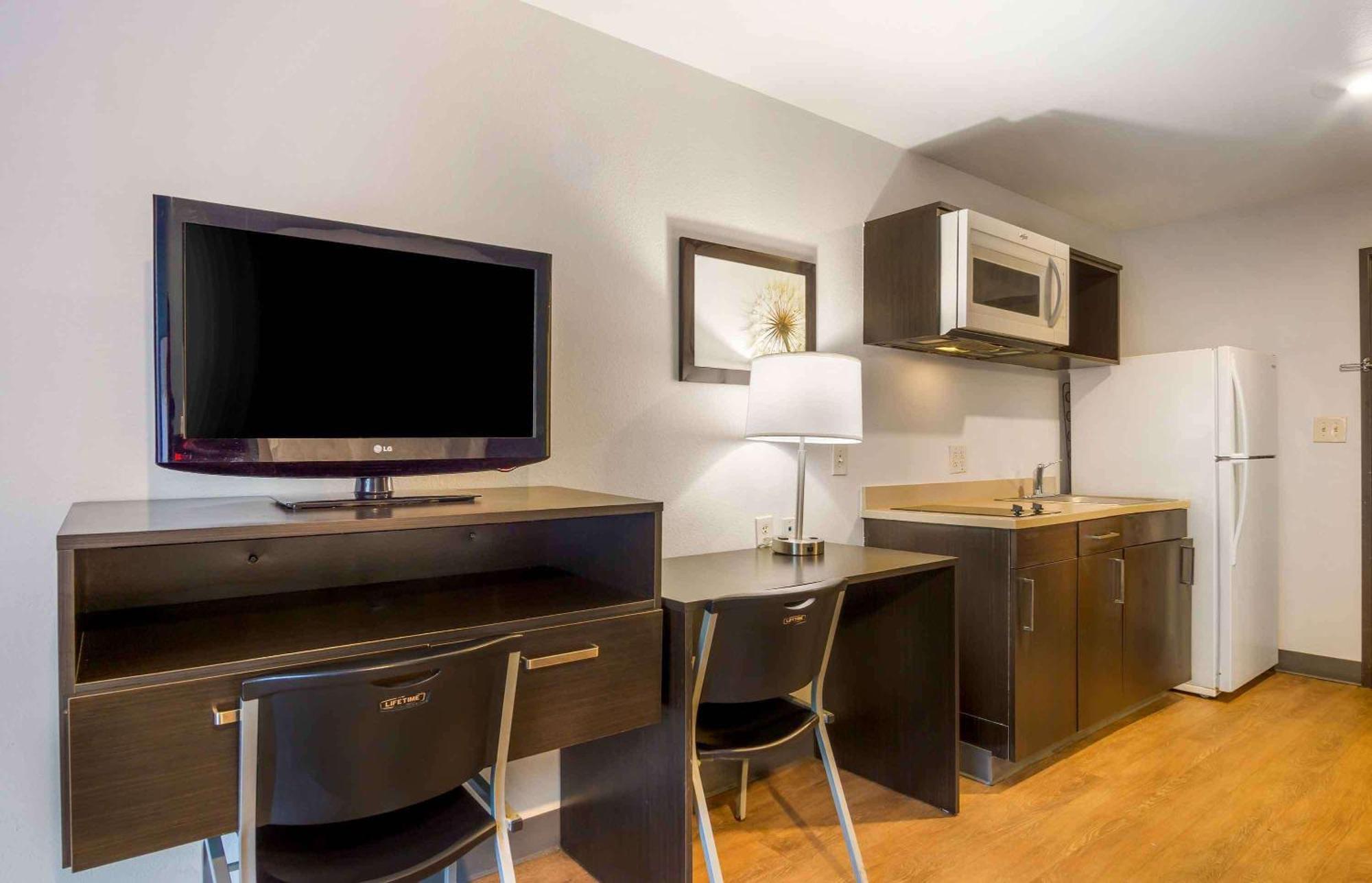 Extended Stay America Select Suites - Charleston - Ashley Phosphate Rd Hanahan Exterior photo