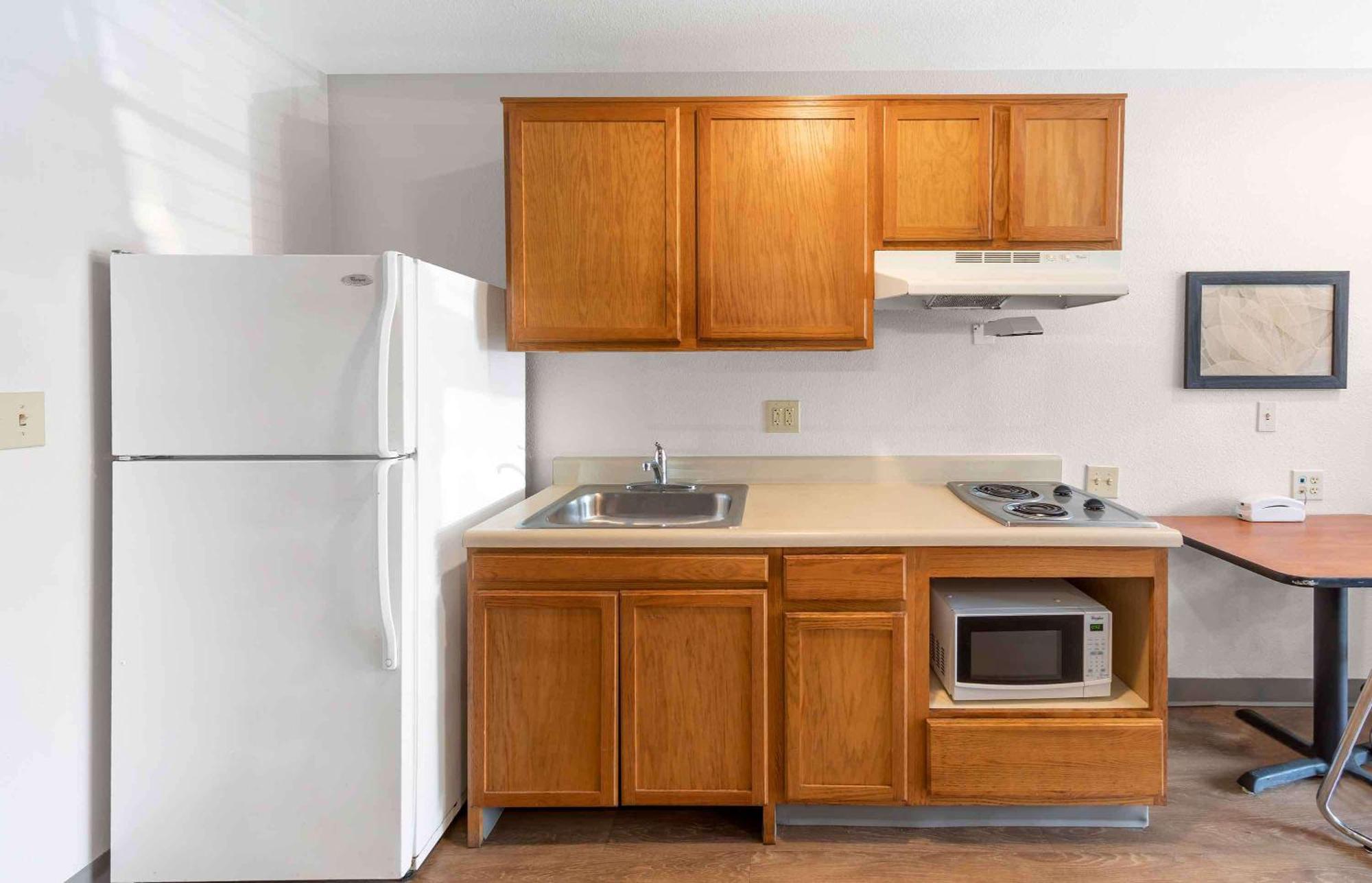Extended Stay America Select Suites - Charleston - Ashley Phosphate Rd Hanahan Exterior photo